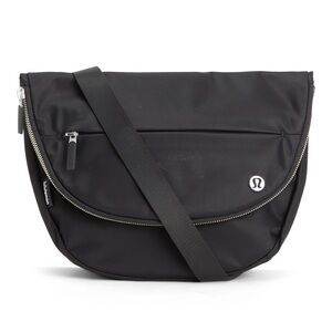 Lululemon black All Day Festival bag